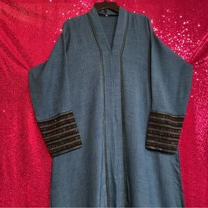 Elegant Blue Kaftan with Embroidered Sleeves
